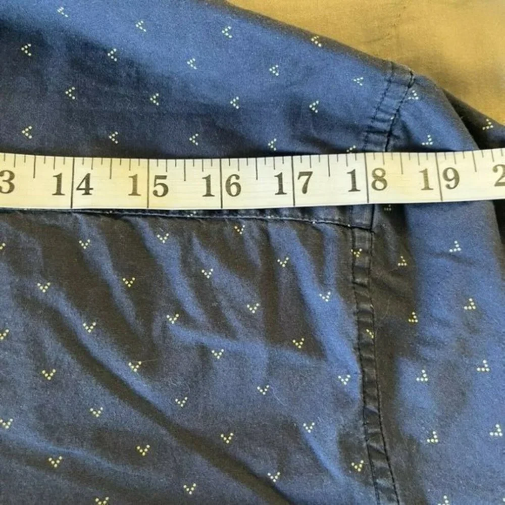 Victorinox Mens Button up Short Sleeve Print Shirt Size XL Blue Medium Slim Fit